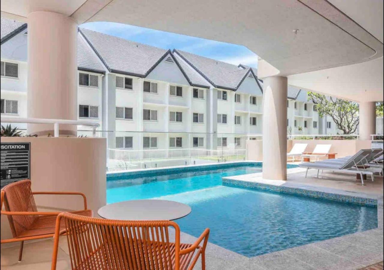 Three Bedroom Beachfront * Gold Coast