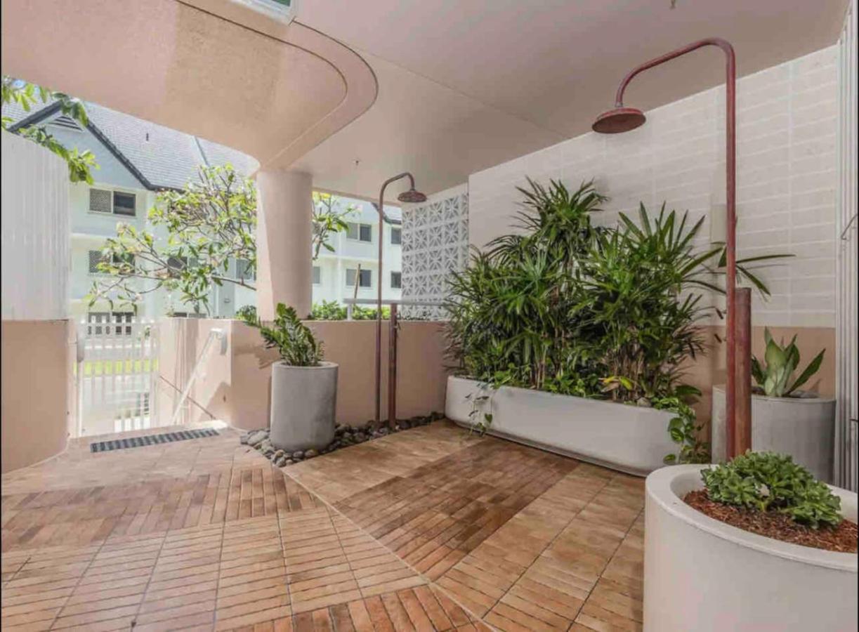 Apartment Three Bedroom Beachfront