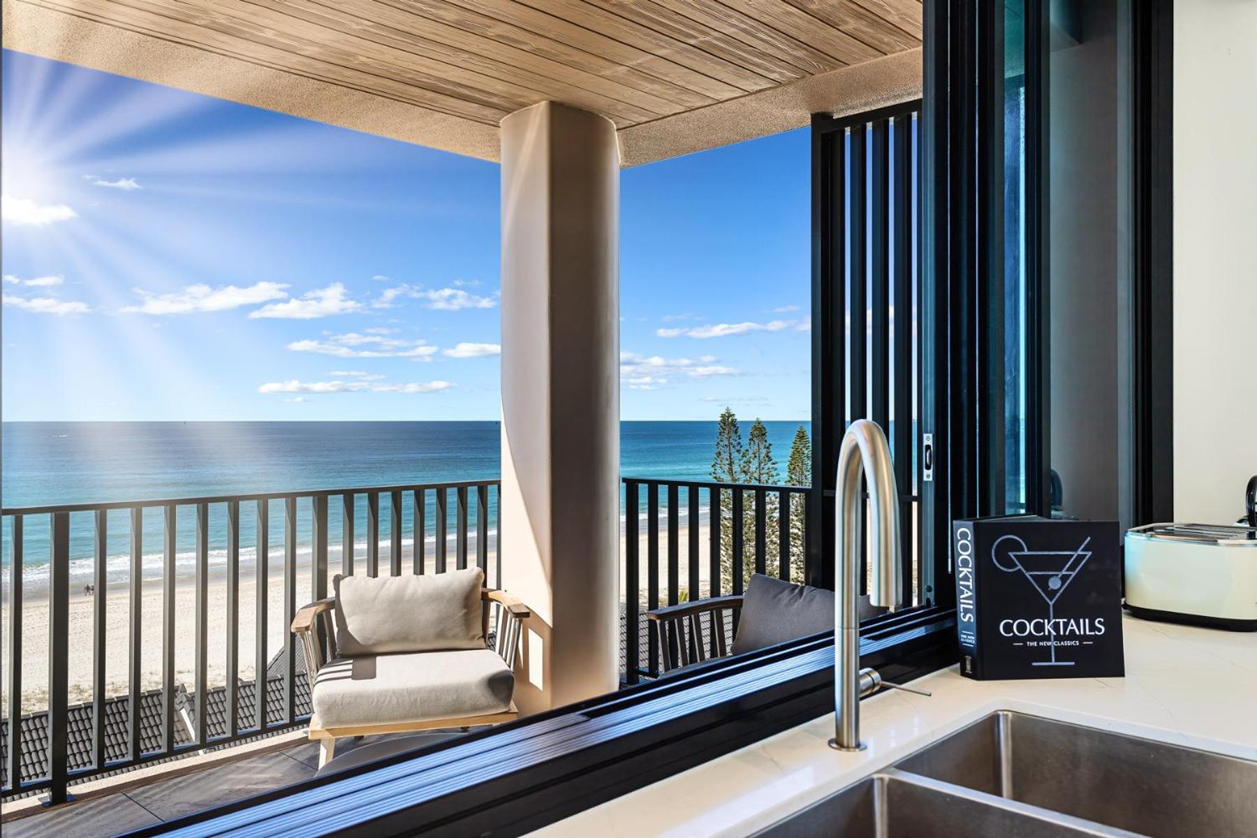 Apartment Three Bedroom Beachfront