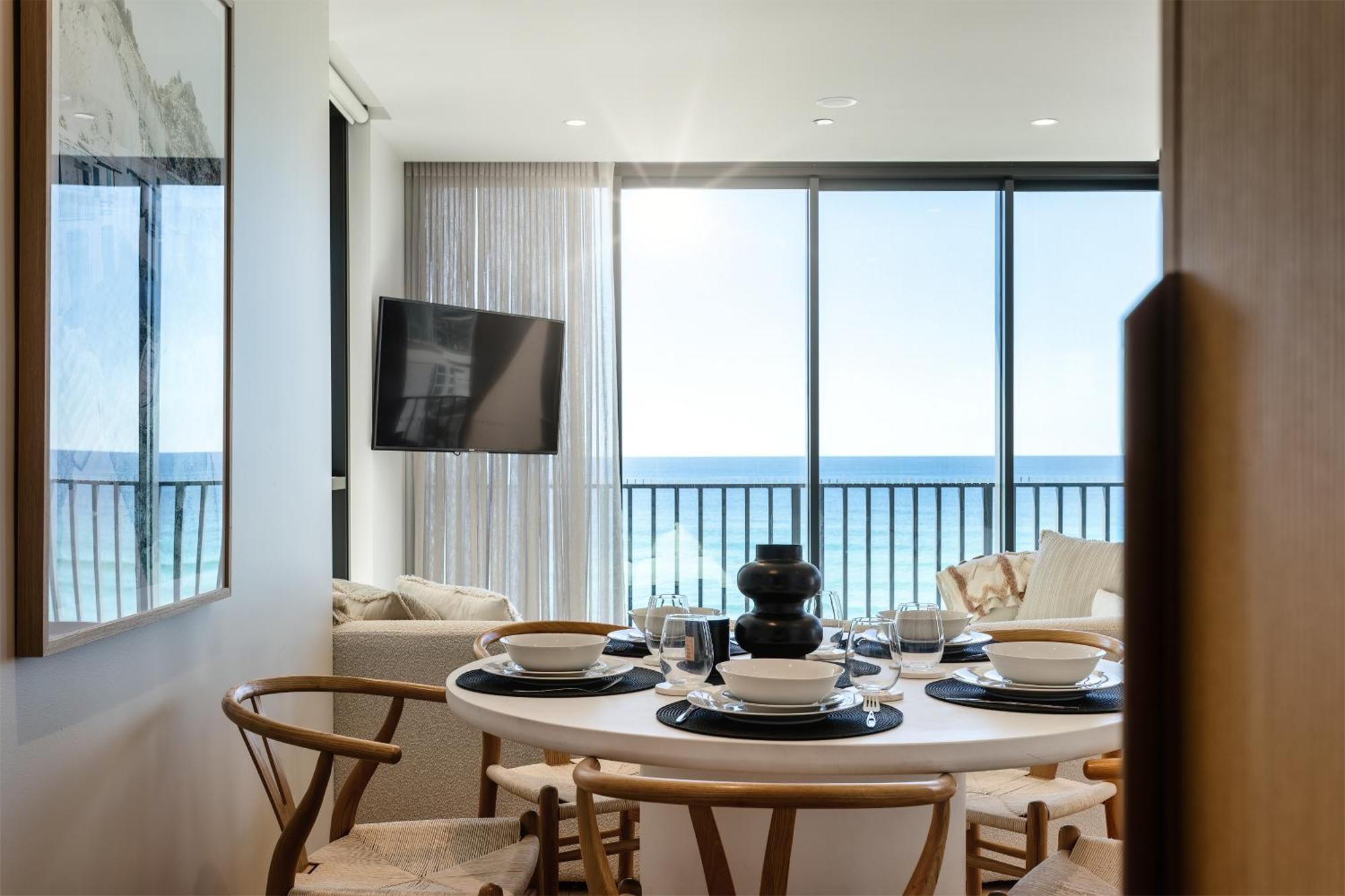 Apartment Three Bedroom Beachfront Gold Coast